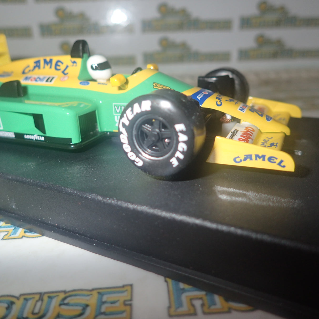 NSR 0401IL - 1:32 SCALE FORMULA 86/89 - BENETTON CAMEL MB #20 LIVERY