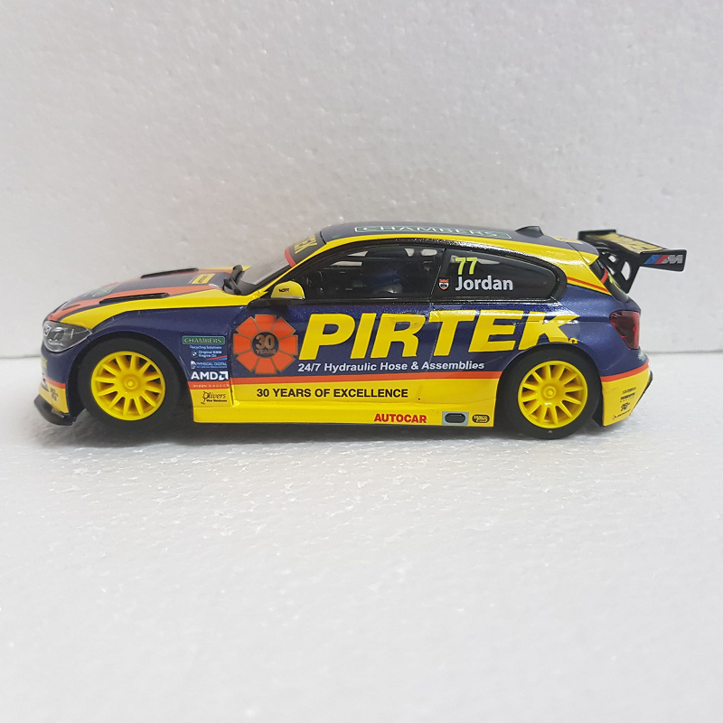 Scalextric - 1/32 Scale - BMW 125 Series 1 BTCC British Touring Car Championship 2018 #77 Slot Car #C4018