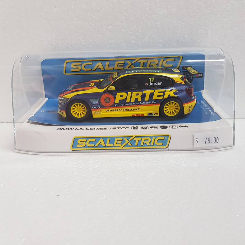Scalextric - 1/32 Scale - BMW 125 Series 1 BTCC British Touring Car Championship 2018 #77 Slot Car #C4018