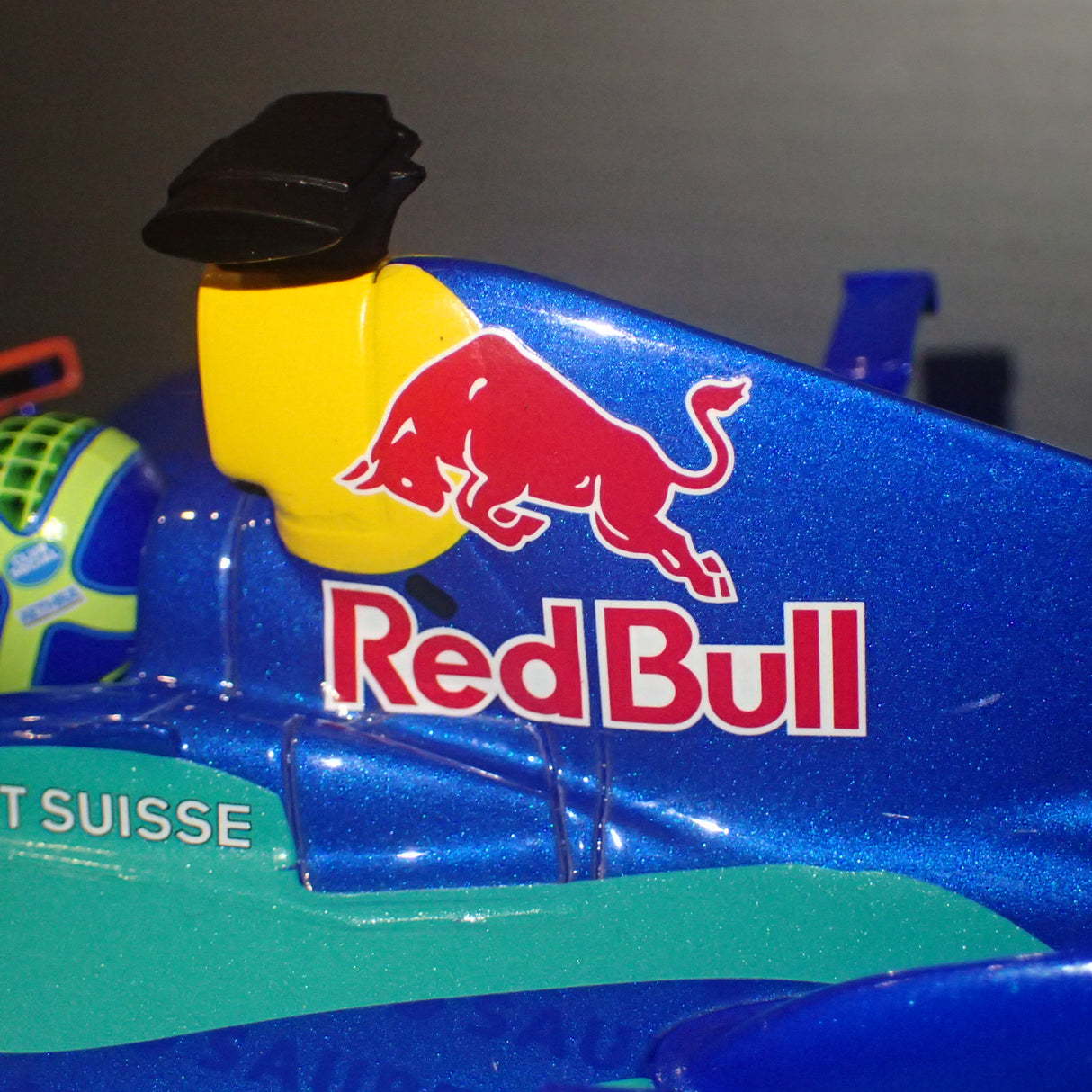 MINICHAMPS 100 040012 1/18 SCALE SAUBER PETRONAS C23 F.MASSA 2004