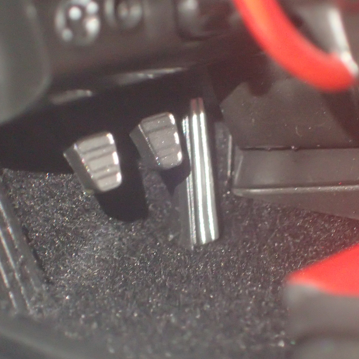 MINICHAMPS 100 069402 - 1/18 SCALE Diecast PORSCHE 911 (997 II) GT2 RS 2011 BLACK W/ GOLD WHEELS