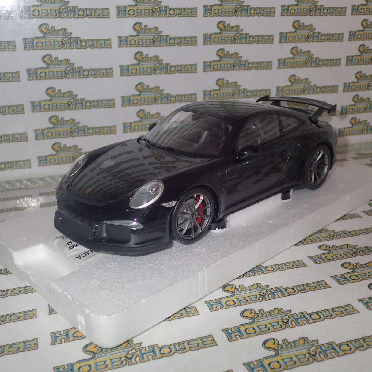 MINICHAMPS 100 062724 - 1/18 PORSCHE 911 GT3 2013 Black M. to 300 units worldwide
