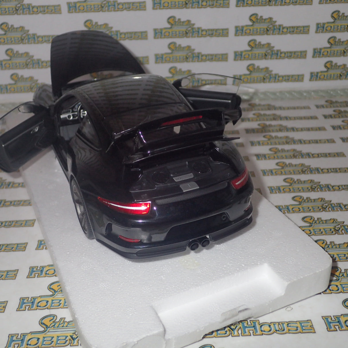 MINICHAMPS 100 062724 - 1/18 PORSCHE 911 GT3 2013 Black M. to 300 units worldwide