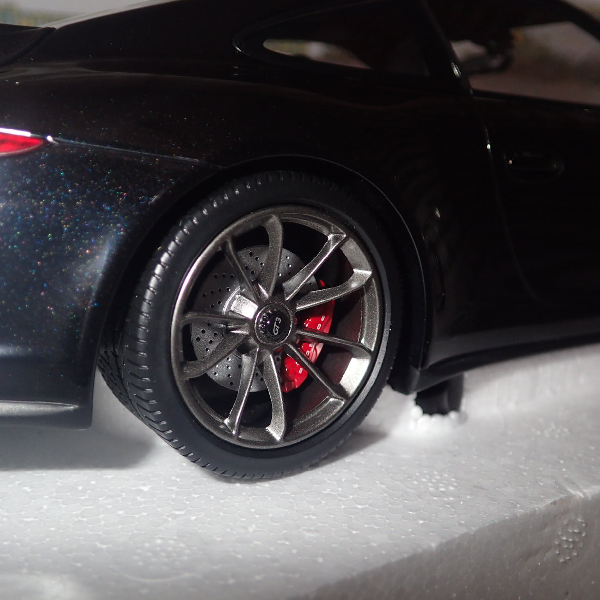 MINICHAMPS 100 062724 - 1/18 PORSCHE 911 GT3 2013 Black M. to 300 units worldwide