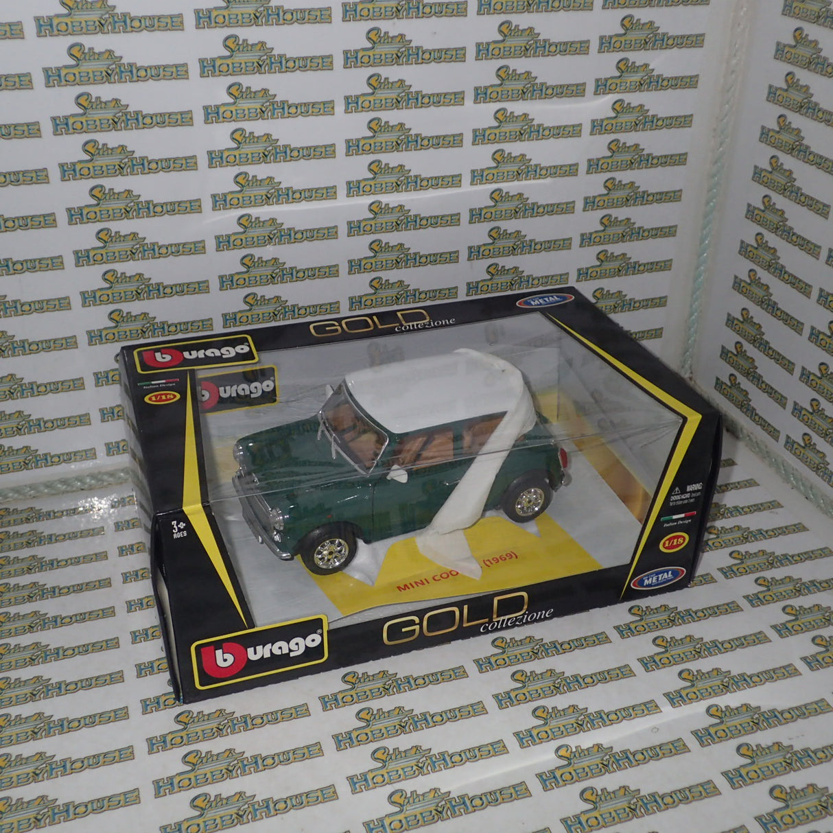 Bburago Gold 12036 - 1/18 1969 Mini Cooper Diecast Model Replica