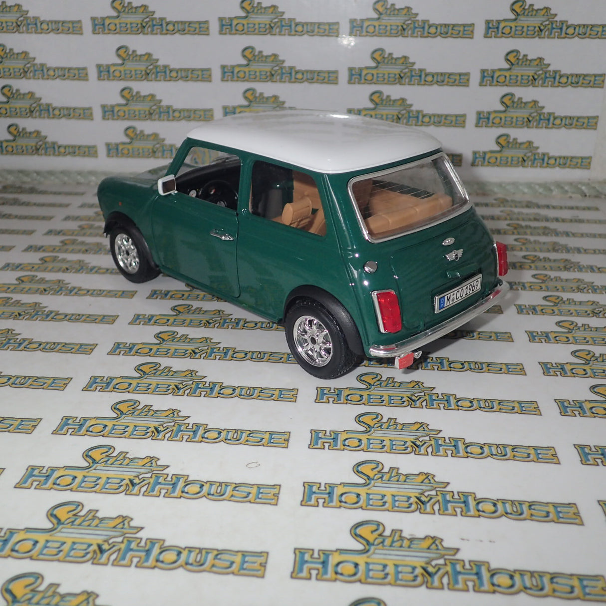 Bburago Gold 12036 - 1/18 1969 Mini Cooper Diecast Model Replica