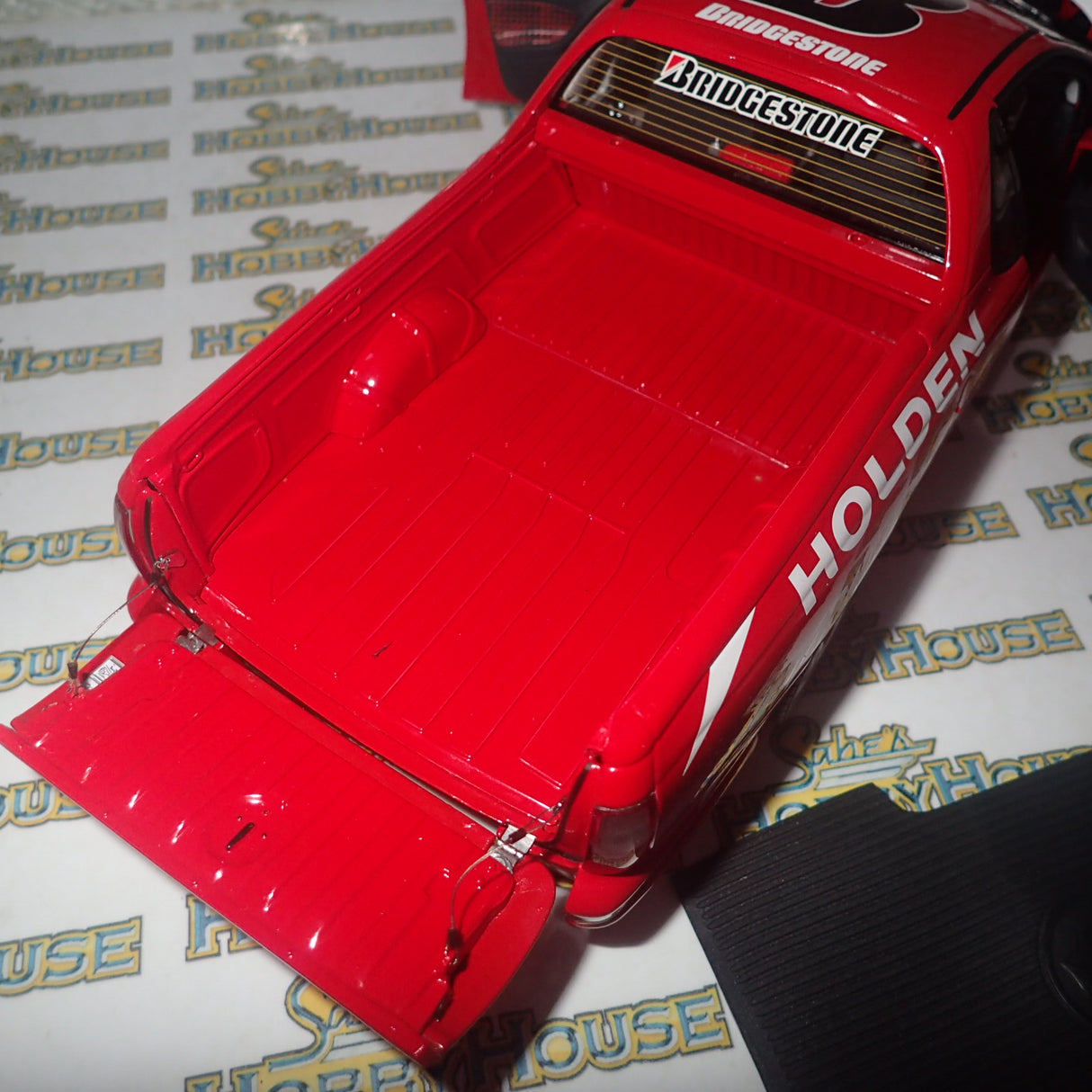 Classic Carlectables 18125 - Resale 1/18 VY SS Ute Holden Stormriders