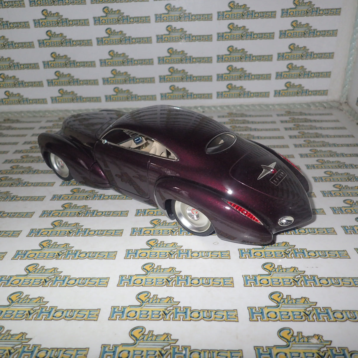 Classic Carlectables 18221 - 1/18 Scale Holden Efijy Diecast Model Replica