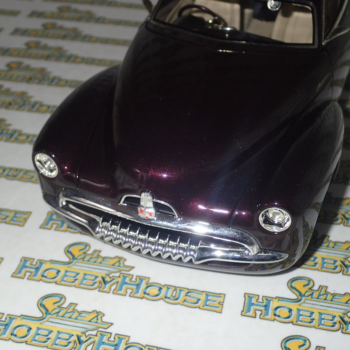 Classic Carlectables 18221 - 1/18 Scale Holden Efijy Diecast Model Replica