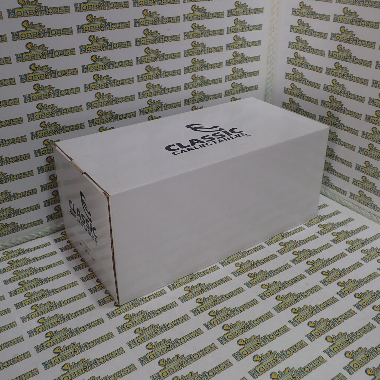 Classic Carlectables 18221 - 1/18 Scale Holden Efijy Diecast Model Replica