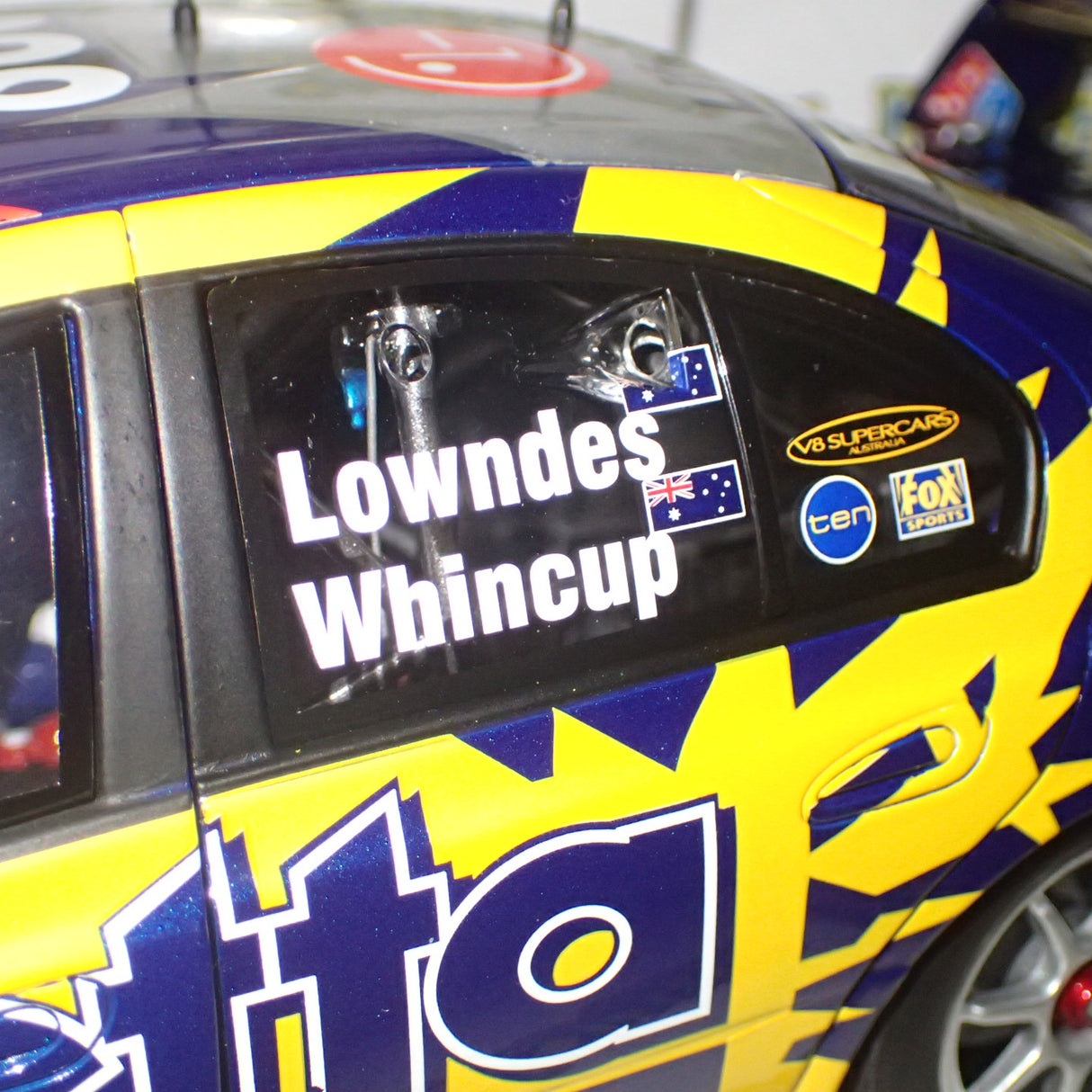 Classic Carlectables 18273 - 1:18 Ford BA Falcon 2006 Triple Eight Race Engineering Lowndes/Wincup Bathurst 1000