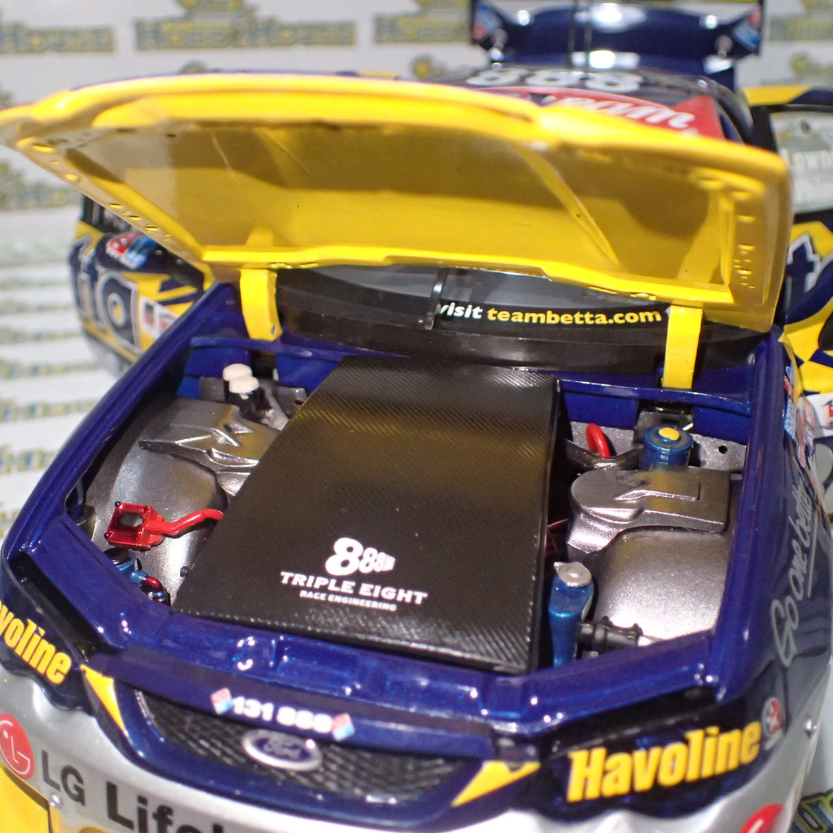 Classic Carlectables 18273 - 1:18 Ford BA Falcon 2006 Triple Eight Race Engineering Lowndes/Wincup Bathurst 1000