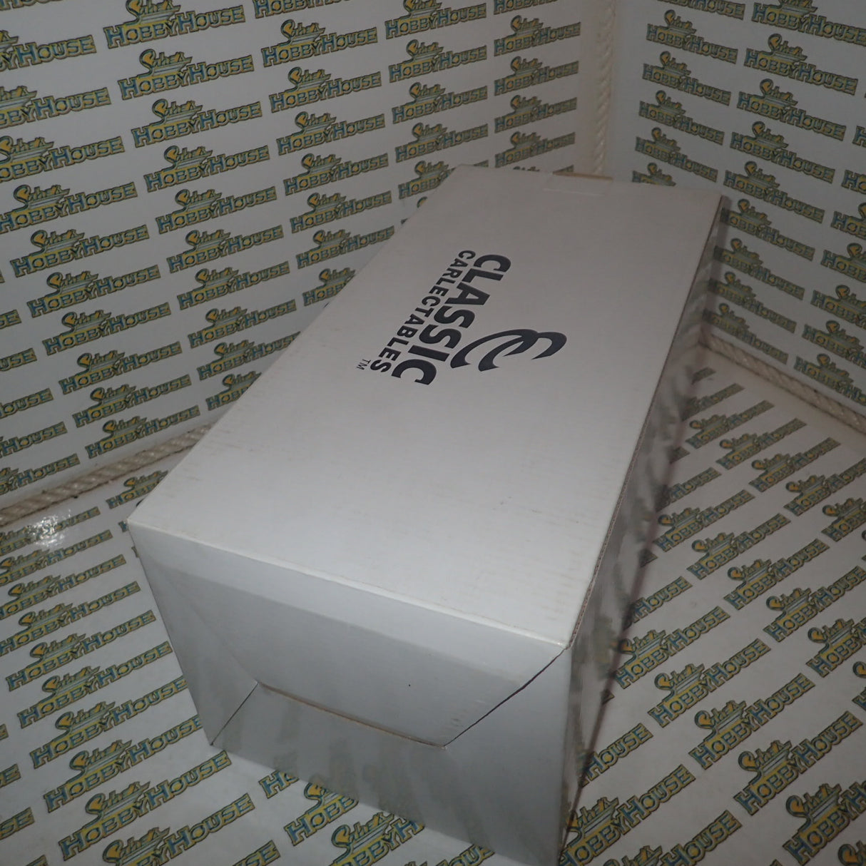 Classic Carlectables 18292 - 1/18 Scale #22 Todd Kelly's Year 2007 Holden Racing Team VE Commodore Diecast Scale Model Replica