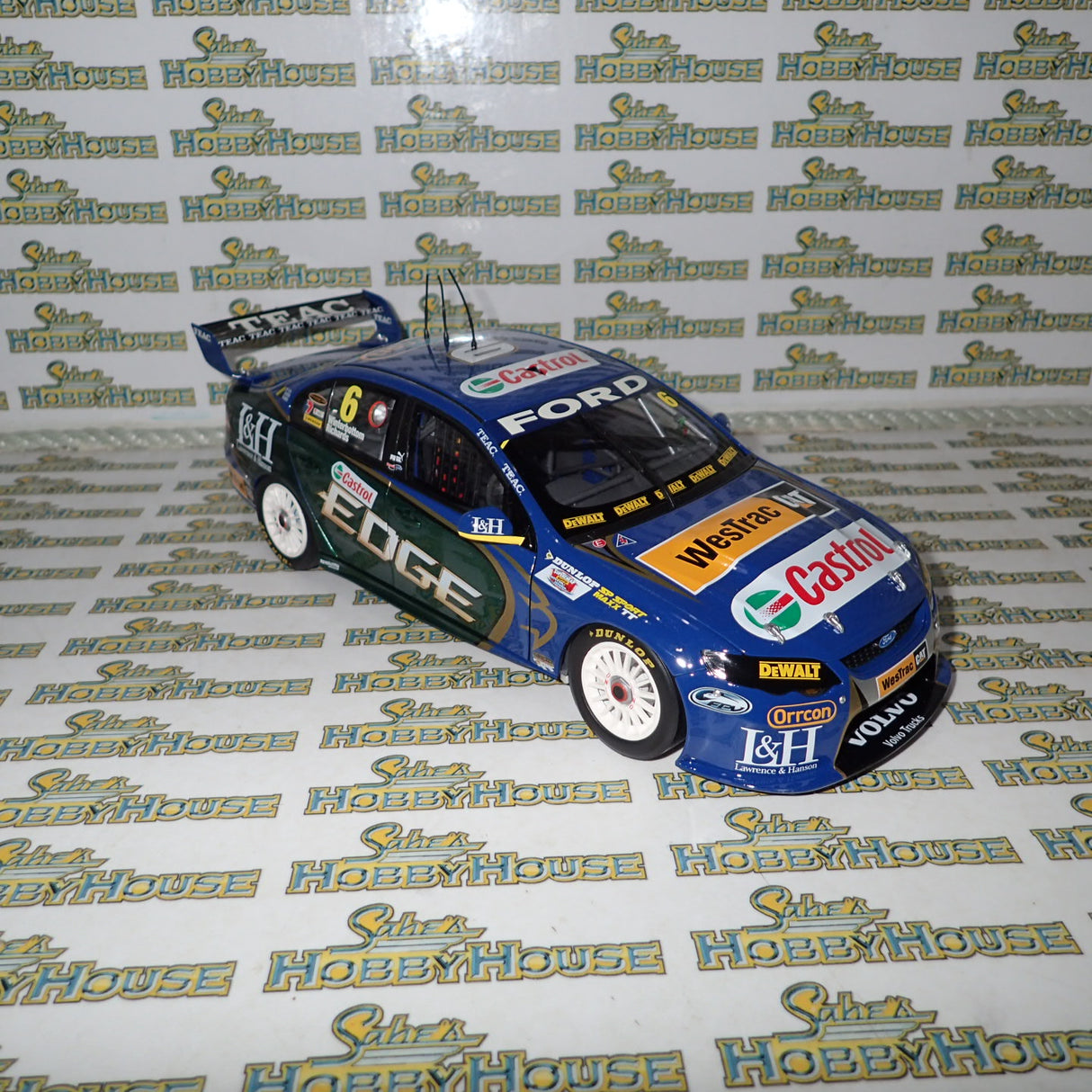 Classic Carlectables 18418 - 1:18 Ford FG Falcon 2009 Ford Performance Racing Winterbottom/Richards Bathurst 1000