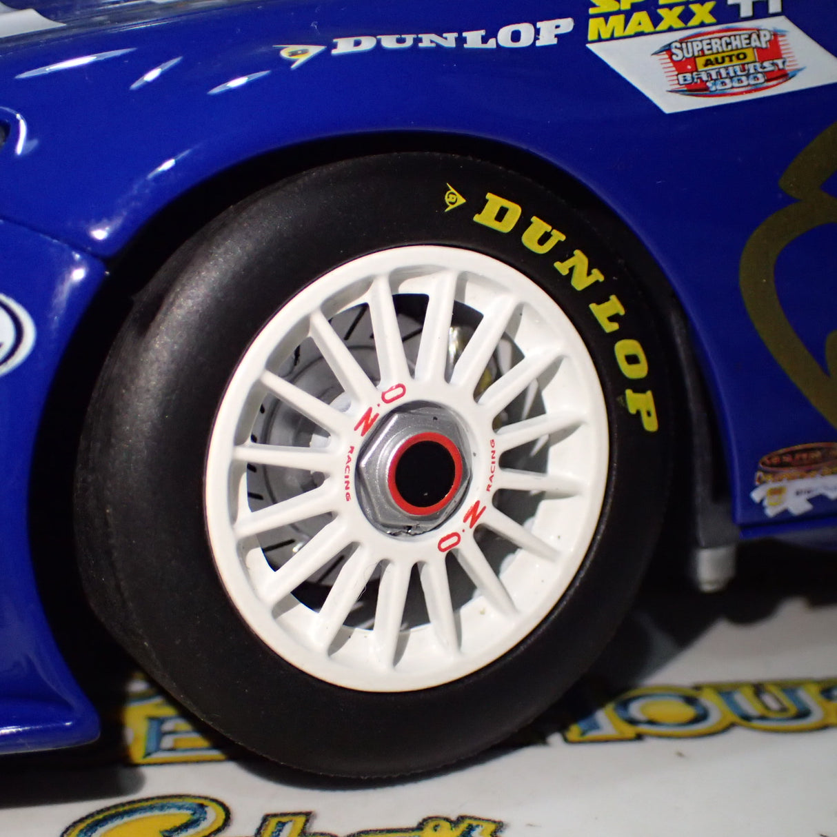Classic Carlectables 18418 - 1:18 Ford FG Falcon 2009 Ford Performance Racing Winterbottom/Richards Bathurst 1000