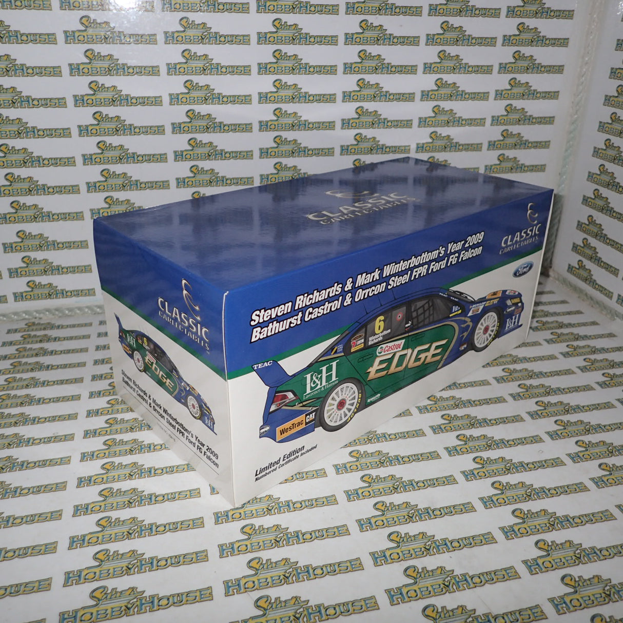 Classic Carlectables 18418 - 1:18 Ford FG Falcon 2009 Ford Performance Racing Winterbottom/Richards Bathurst 1000