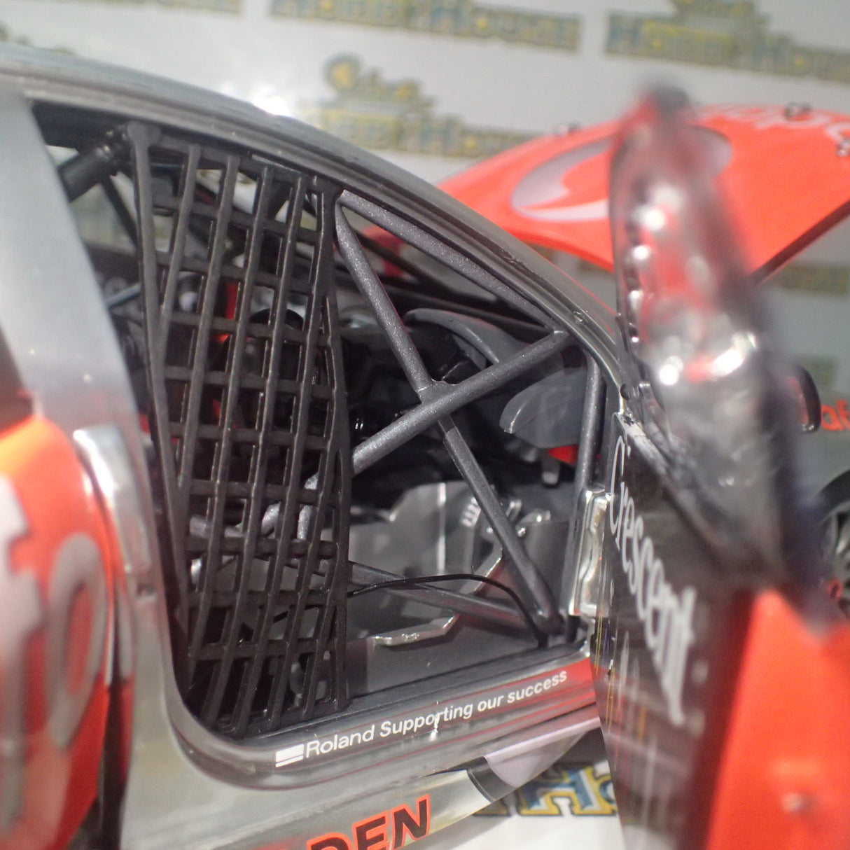 Classic Carlectables 18490 - 1/18 Scale - Mark Skaifes Final V8 Supercar Race 2011 Team Vodafone Holden VE Commodore Diecast Scale Model Replica