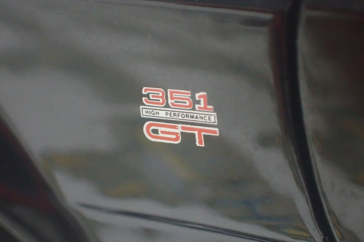 CLASSIC CARLECTABLES 18529 - 1:18 SCALE FORD GT-HO SUPER FALCON GLOSS BLACK DIECAST REPLICA