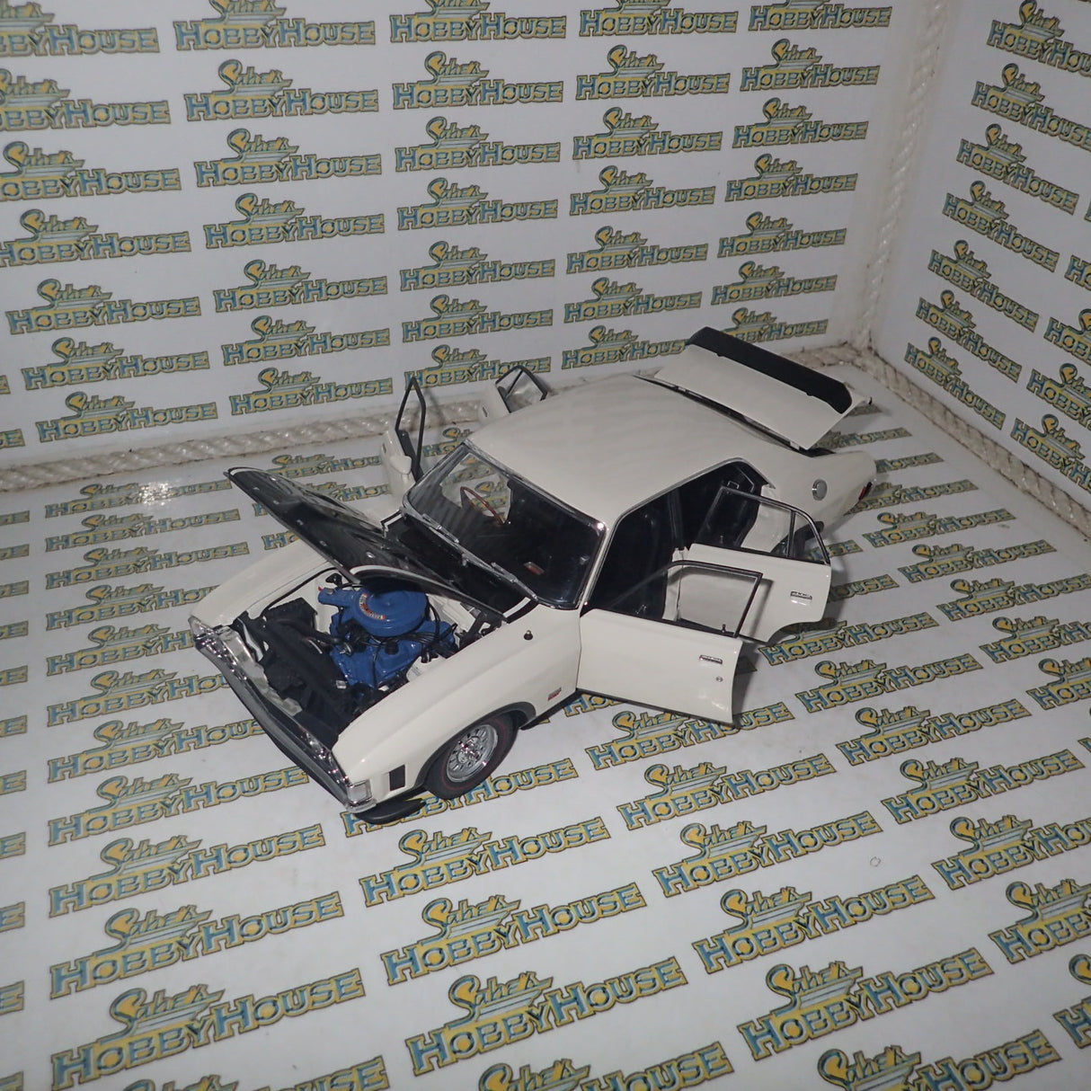 Classic Carlectables 18615 - 1/18 Scale Ford XA Falcon RPO83 Sedan Polar White Diecast Model Replica