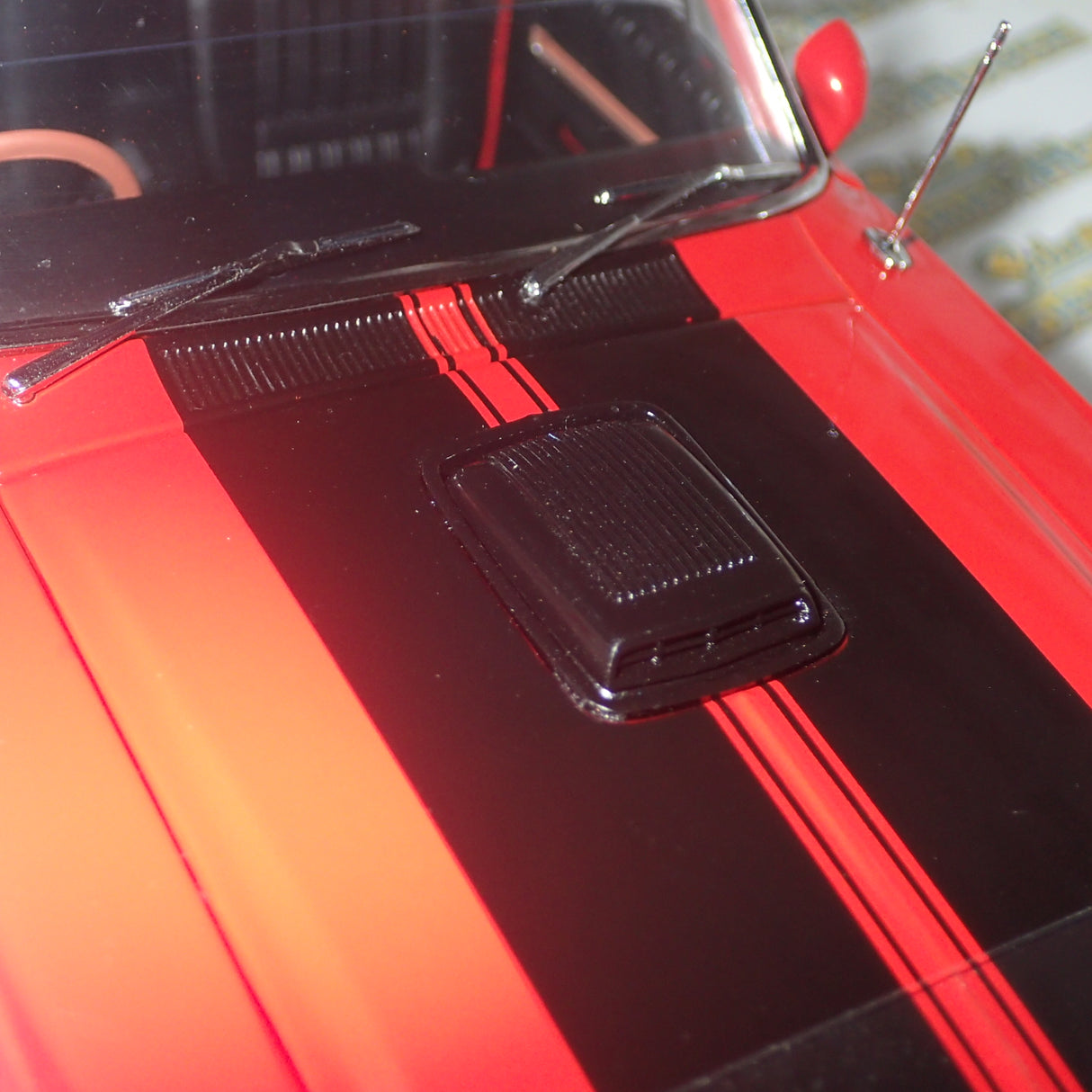 Biante 22721 - 1:18 FORD XY FALCON GTHO TRACK RED Die-Cast Replica