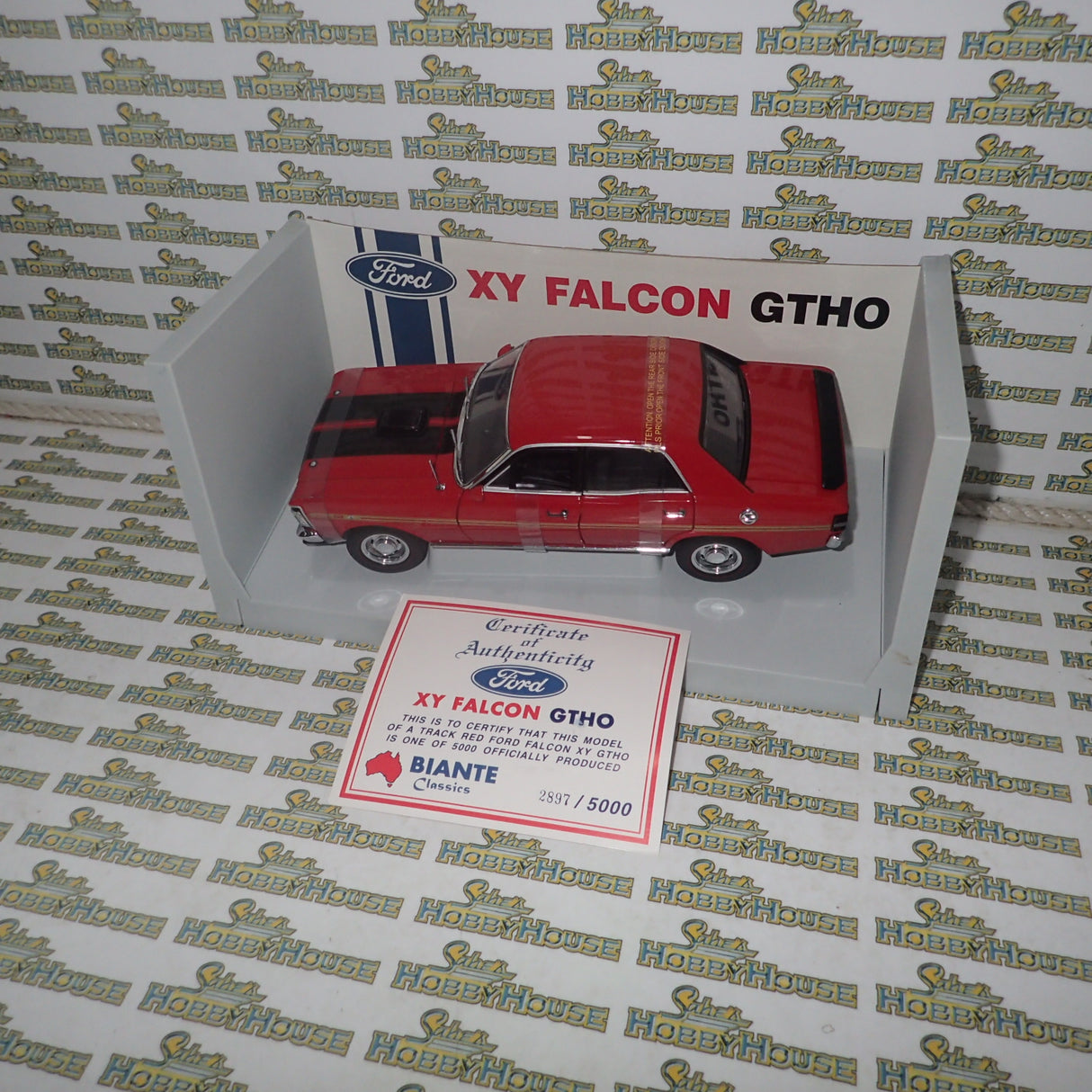Biante 22721 - 1:18 FORD XY FALCON GTHO TRACK RED Die-Cast Replica
