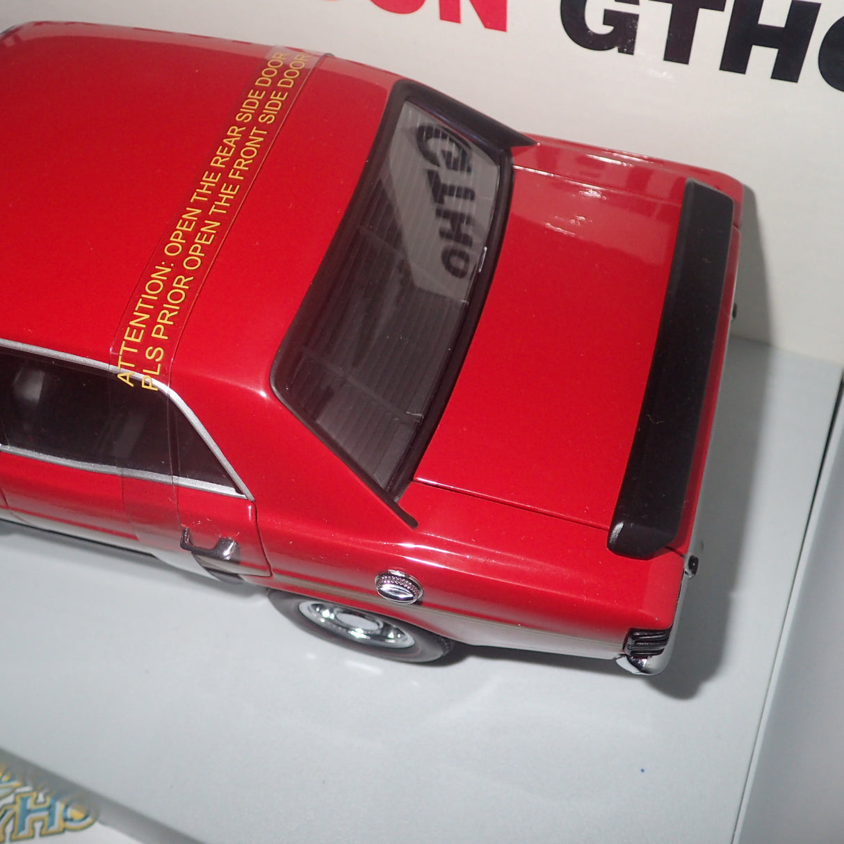 Biante 22721 - 1:18 FORD XY FALCON GTHO TRACK RED Die-Cast Replica