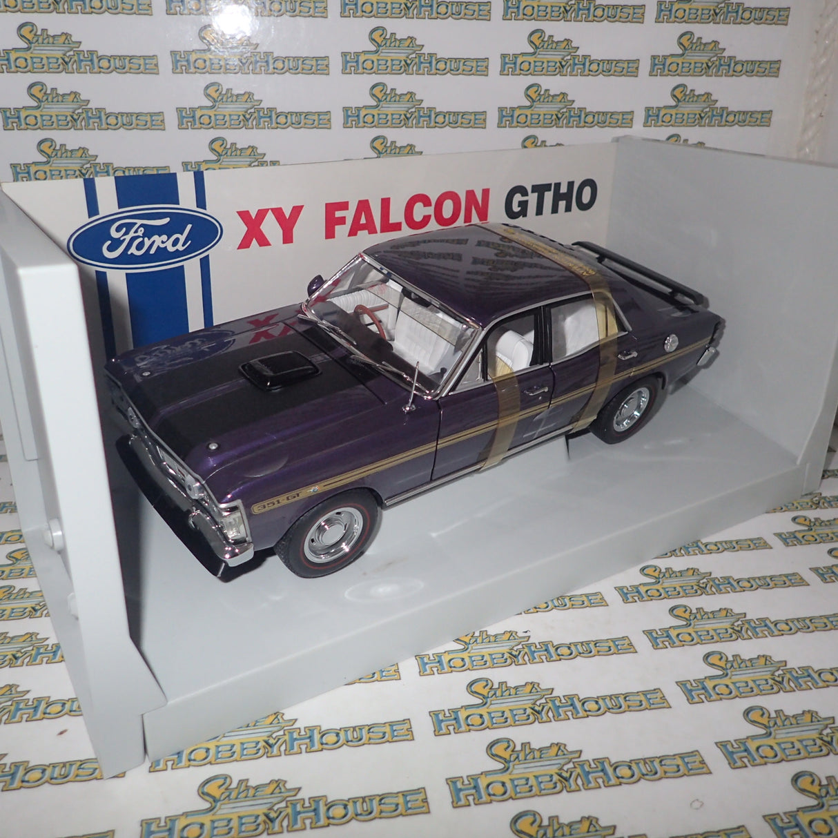 Biante 22726 - 1:18 XY Falcon GTHO - Wild Violet Die-Cast Replica