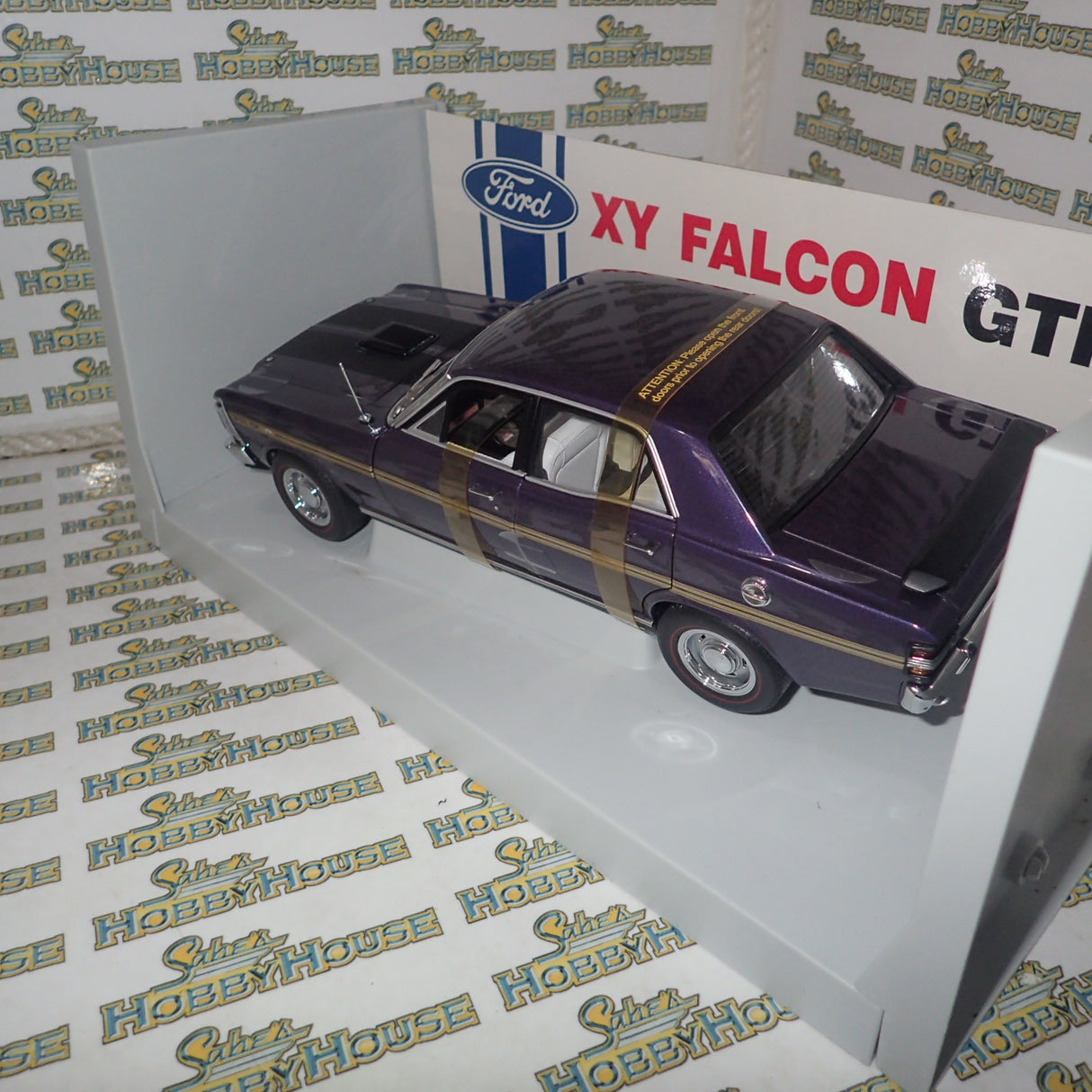 Biante 22726 - 1:18 XY Falcon GTHO - Wild Violet Die-Cast Replica