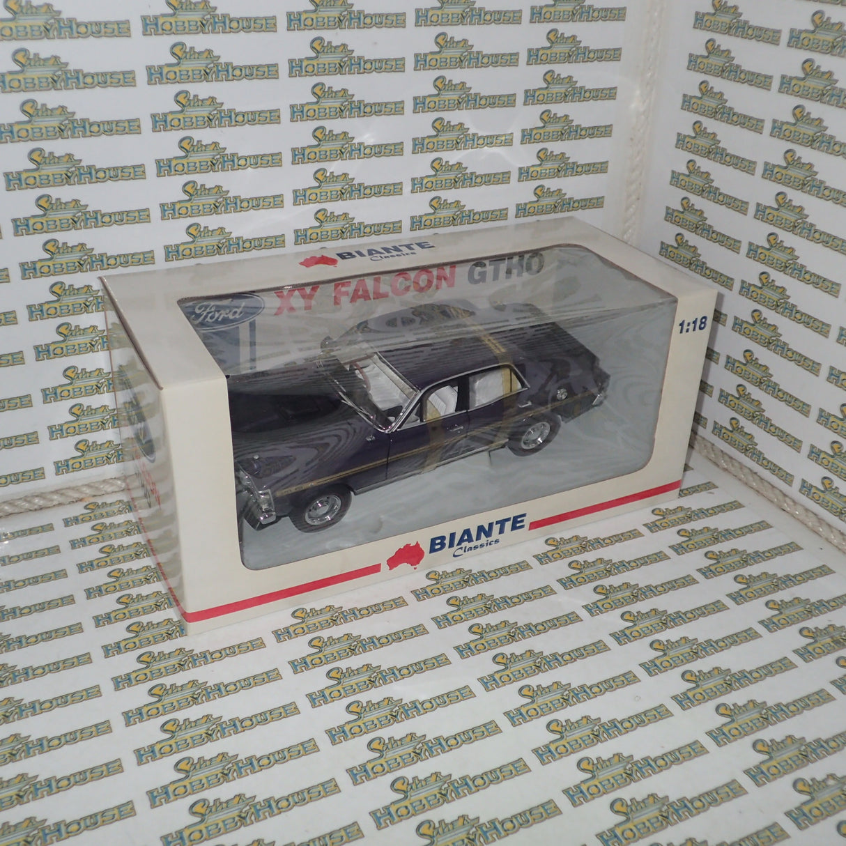 Biante 22726 - 1:18 XY Falcon GTHO - Wild Violet Die-Cast Replica