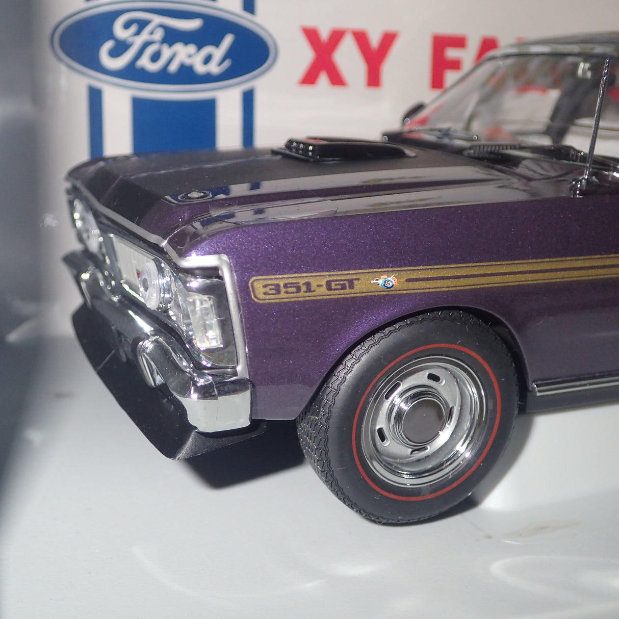 Biante 22726 - 1:18 XY Falcon GTHO - Wild Violet Die-Cast Replica
