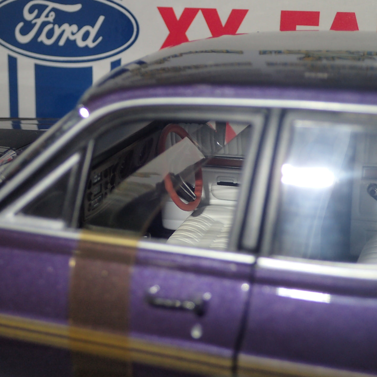 Biante 22726 - 1:18 XY Falcon GTHO - Wild Violet Die-Cast Replica