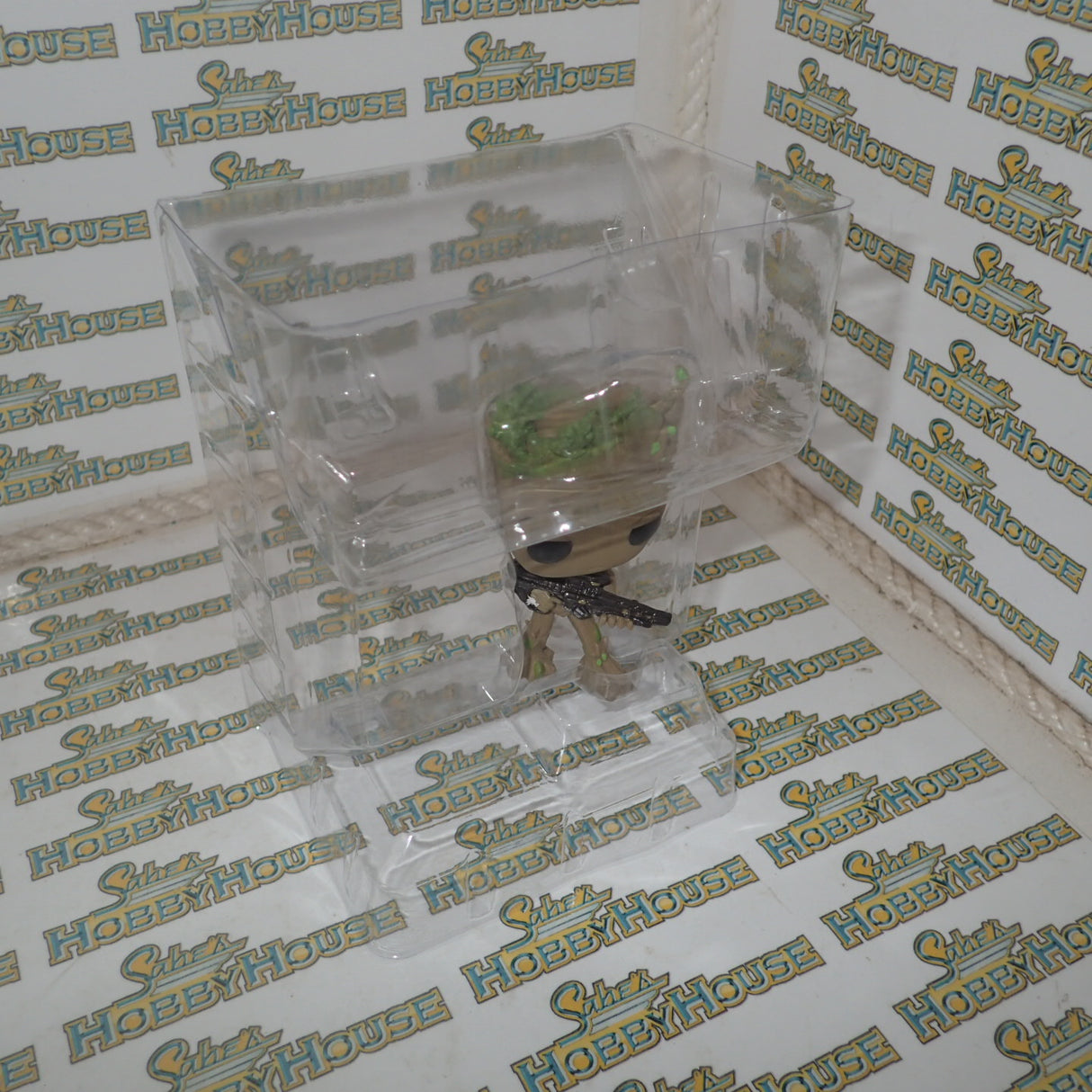 Funko 26904 – Avengers Infinity War – No.293 Teen Groot with Gun Pop Vinyl
