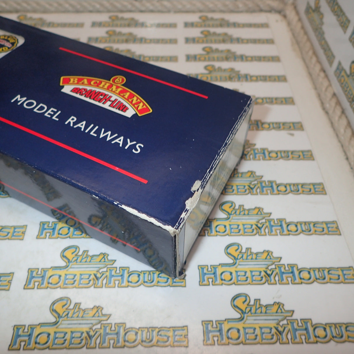 Bachmann Branchline 32-725DS - HO/00 Class 66 66022 'Lafarge Charnwood' in EWS Livery (DCC Sound Fitted) DCC fitted, with sound