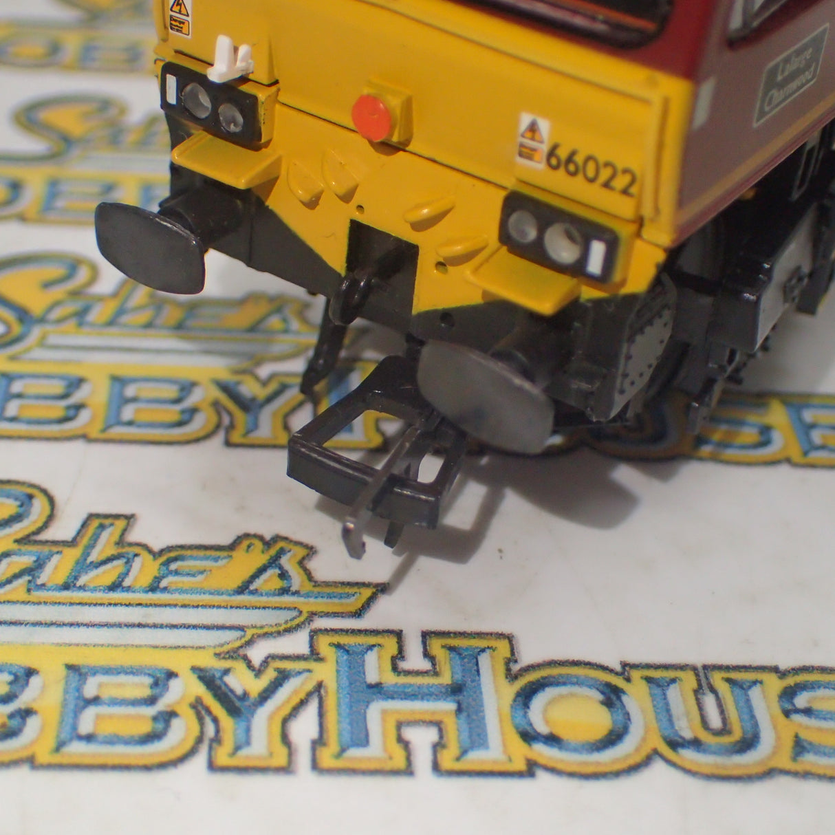 Bachmann Branchline 32-725DS - HO/00 Class 66 66022 'Lafarge Charnwood' in EWS Livery (DCC Sound Fitted) DCC fitted, with sound