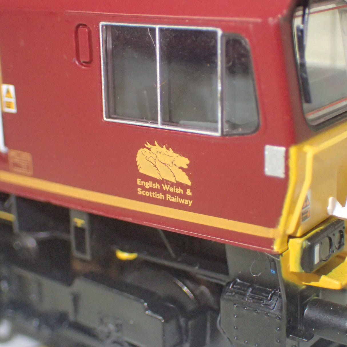 Bachmann Branchline 32-725DS - HO/00 Class 66 66022 'Lafarge Charnwood' in EWS Livery (DCC Sound Fitted) DCC fitted, with sound