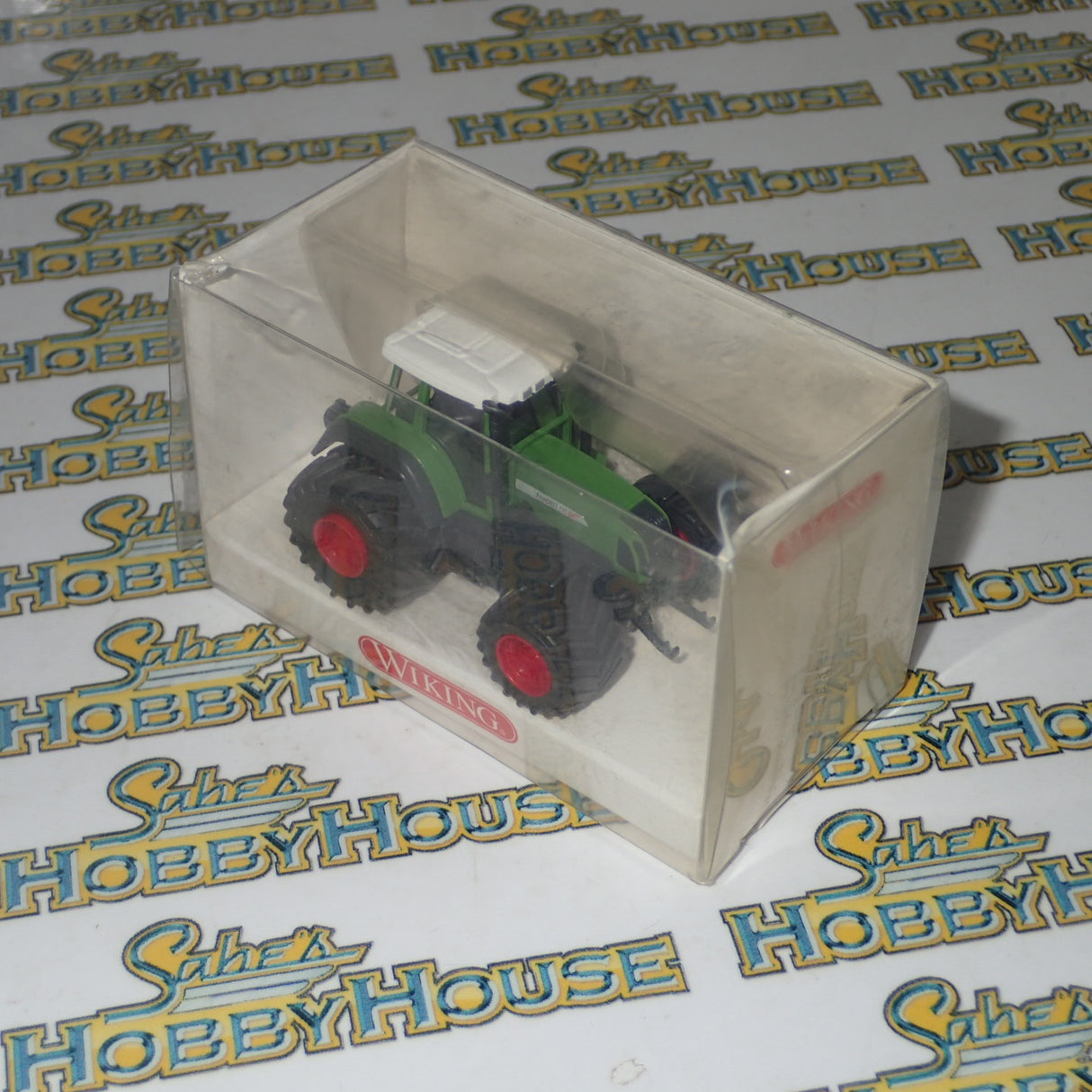 Wiking 377 40 31 - 1/87 Scale Tractor Agricultural Fendt Traktor 711 Vario mit Breitreifen