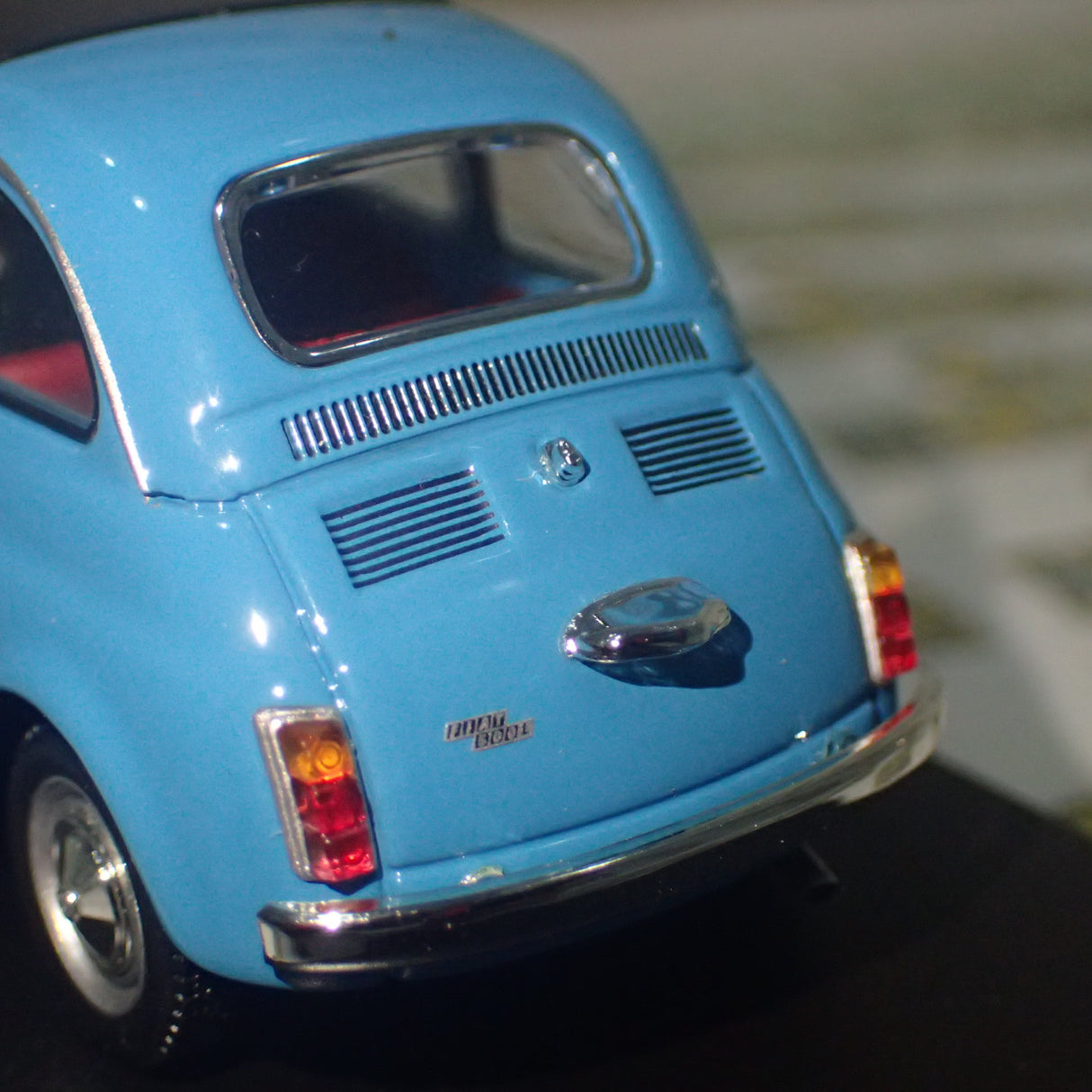 Minichamps 400 121601 - 1/43 Scale Fiat 500 1965 Blue Diecast Scale Model Replica