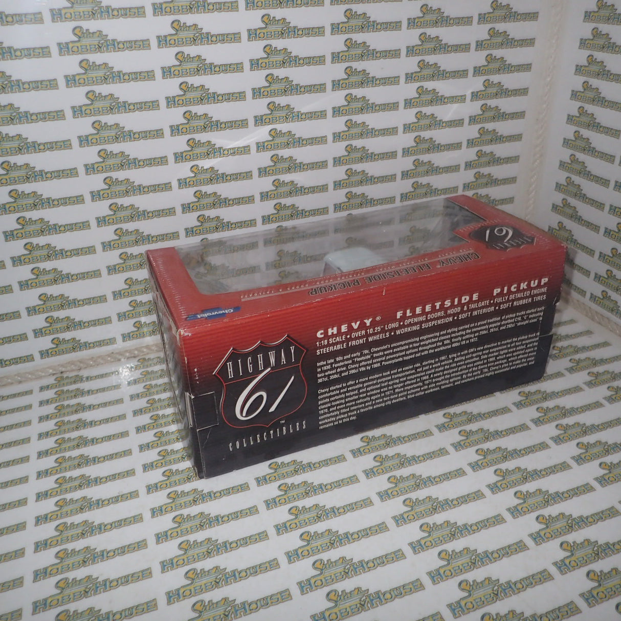 Highway 61 Collectibles 50559 - 1:18 Diecast - Chevy Fleetside Pickup - Red/White