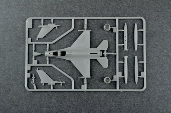 Trumpeter - 1:144 Scale - 03920 F-16B/D Fighting Falcon Block15/30 Plastic Model Kit