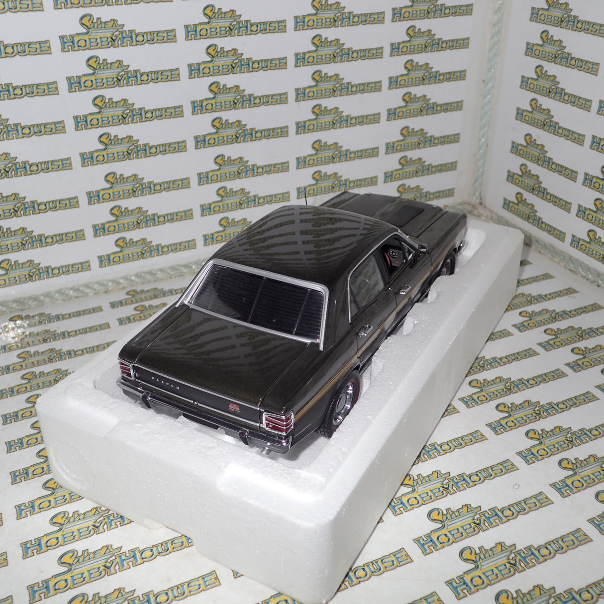 Biante 72872 - 1:18 Ford Falcon XW GTHO Phase 2 Reef Green Die-Cast Replica