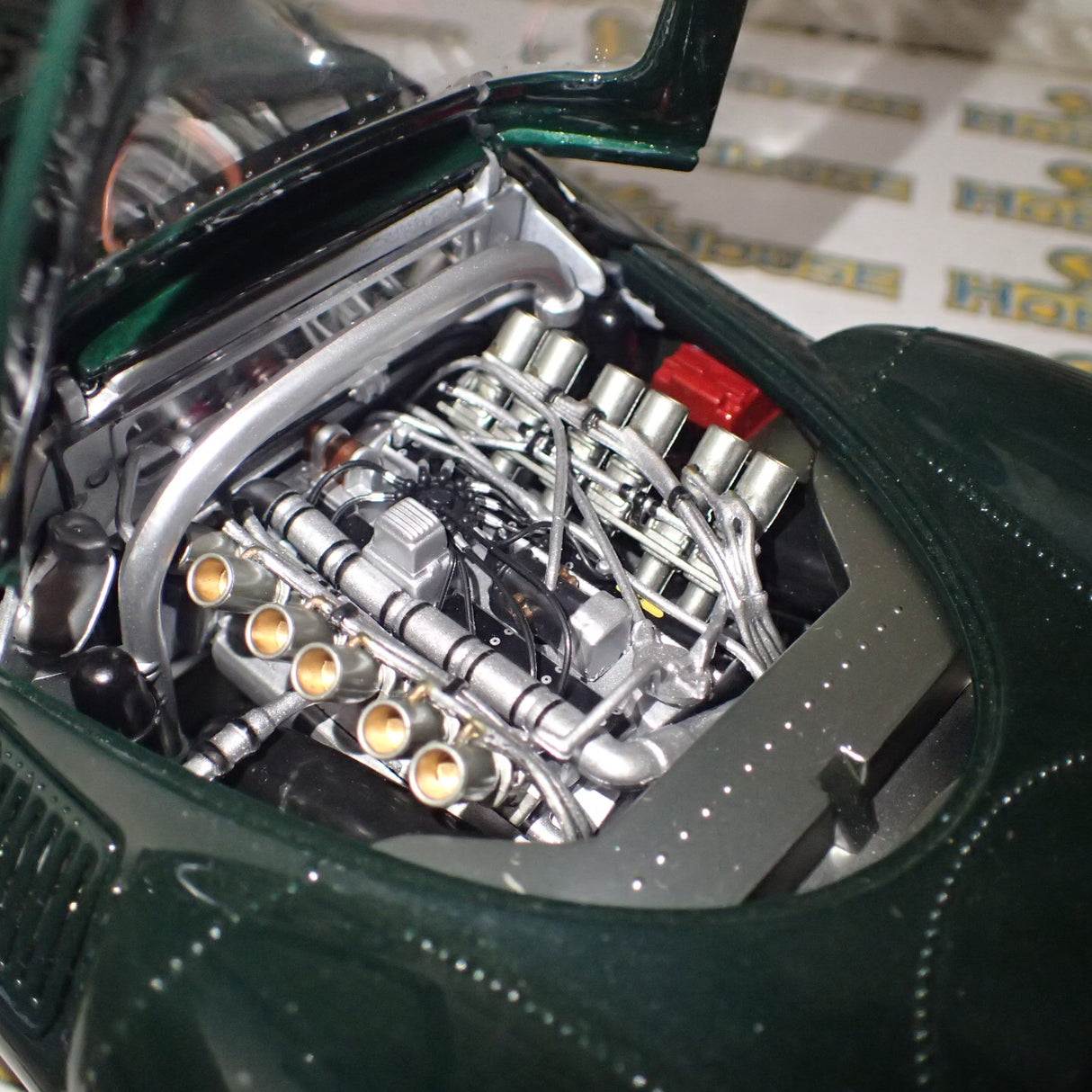 Autoart Millennium 73541 - 1/18 Jaguar XJ 13 Diecast Scale Model Replica