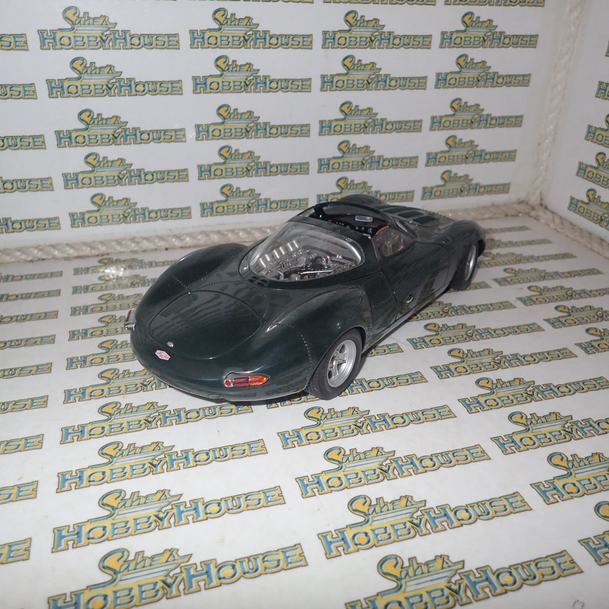 Autoart Millennium 73541 - 1/18 Jaguar XJ 13 Diecast Scale Model Replica