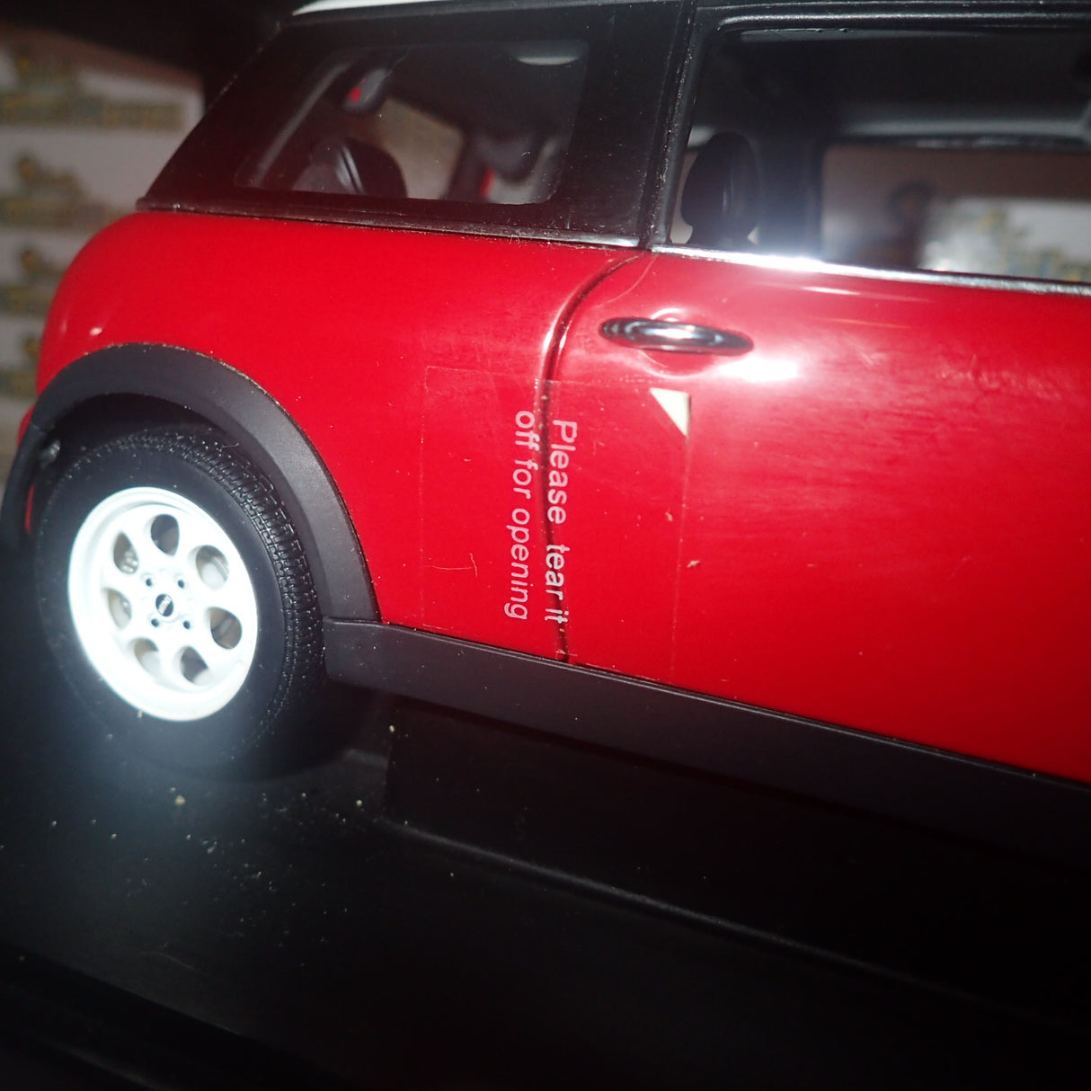 AutoArt 74822 - 1/18 Scale - BMW Mini Cooper Red