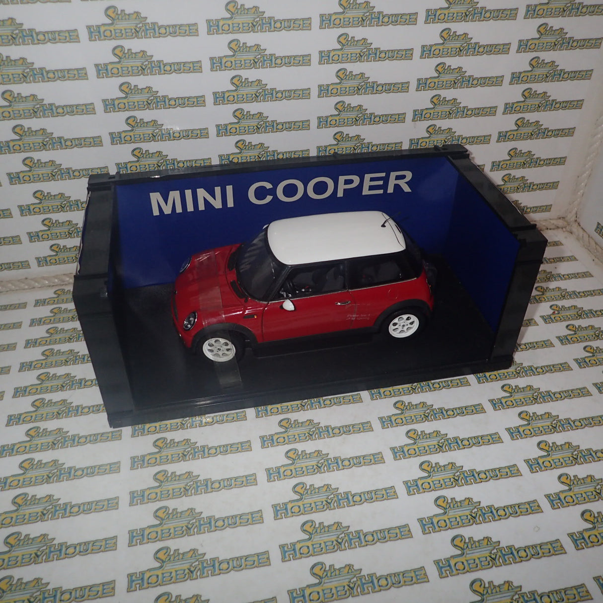 AutoArt 74822 - 1/18 Scale - BMW Mini Cooper Red