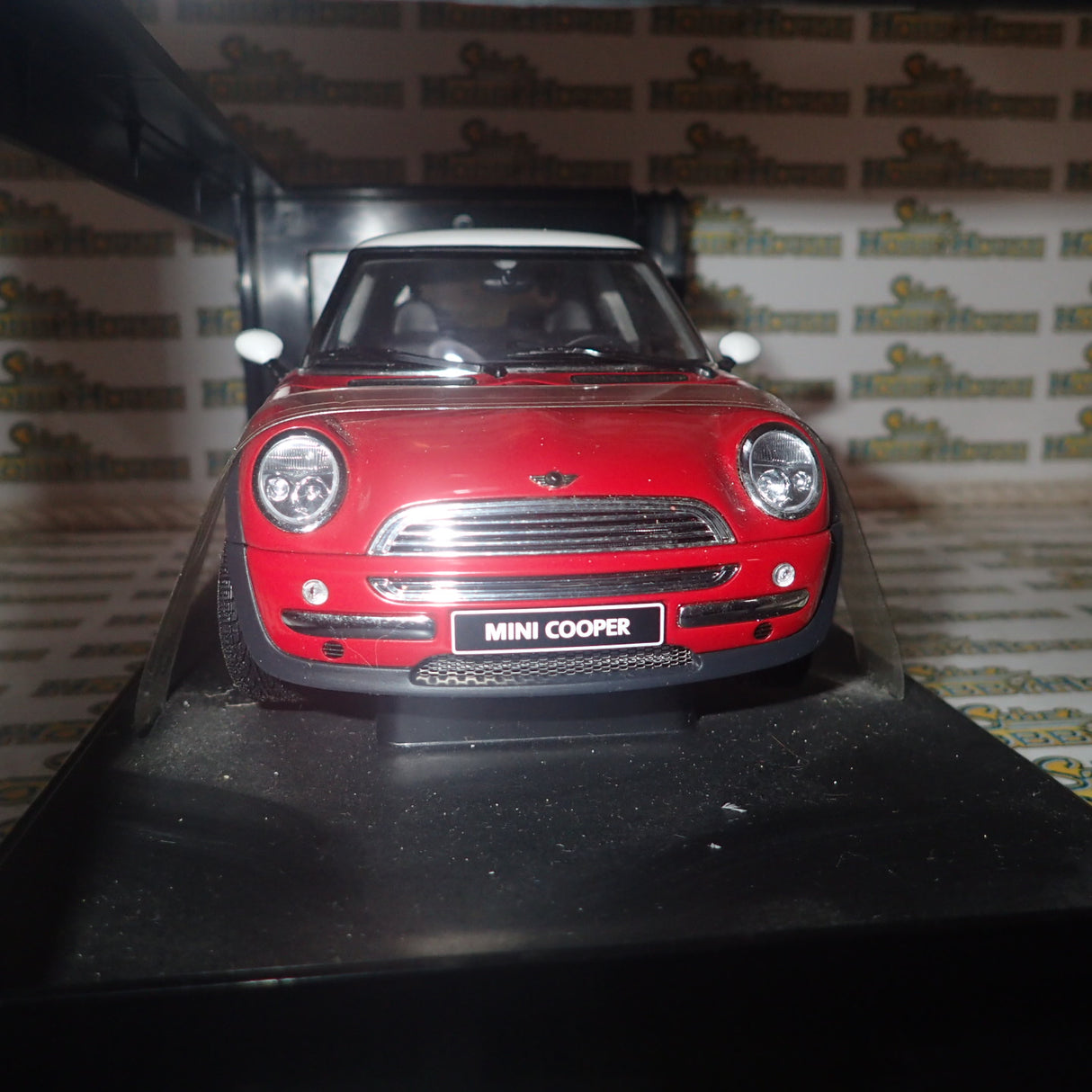AutoArt 74822 - 1/18 Scale - BMW Mini Cooper Red