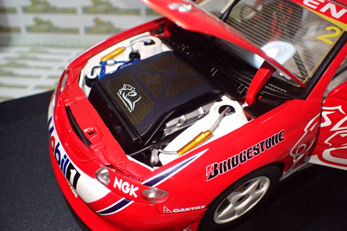 Biante 80061 – 1/18 model of the Mark Skaife year 2000 shell series championship winning HRT Commodore VT Diecast Scale Model Replica.