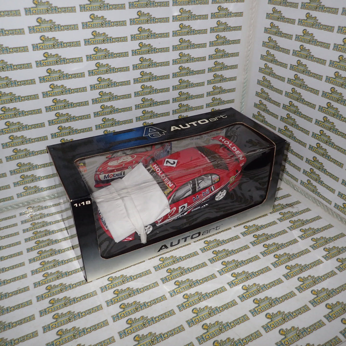 Biante 80061 – 1/18 model of the Mark Skaife year 2000 shell series championship winning HRT Commodore VT Diecast Scale Model Replica.