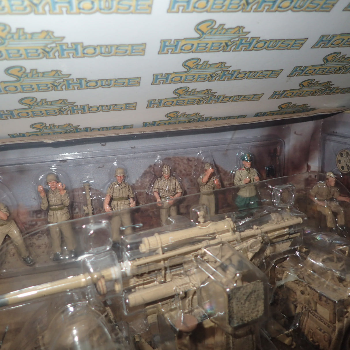 Forces of Valor 801008B - 1/32 Scale German 88mm Flak Gun El Alamein 1942 Scale Model Replica Set