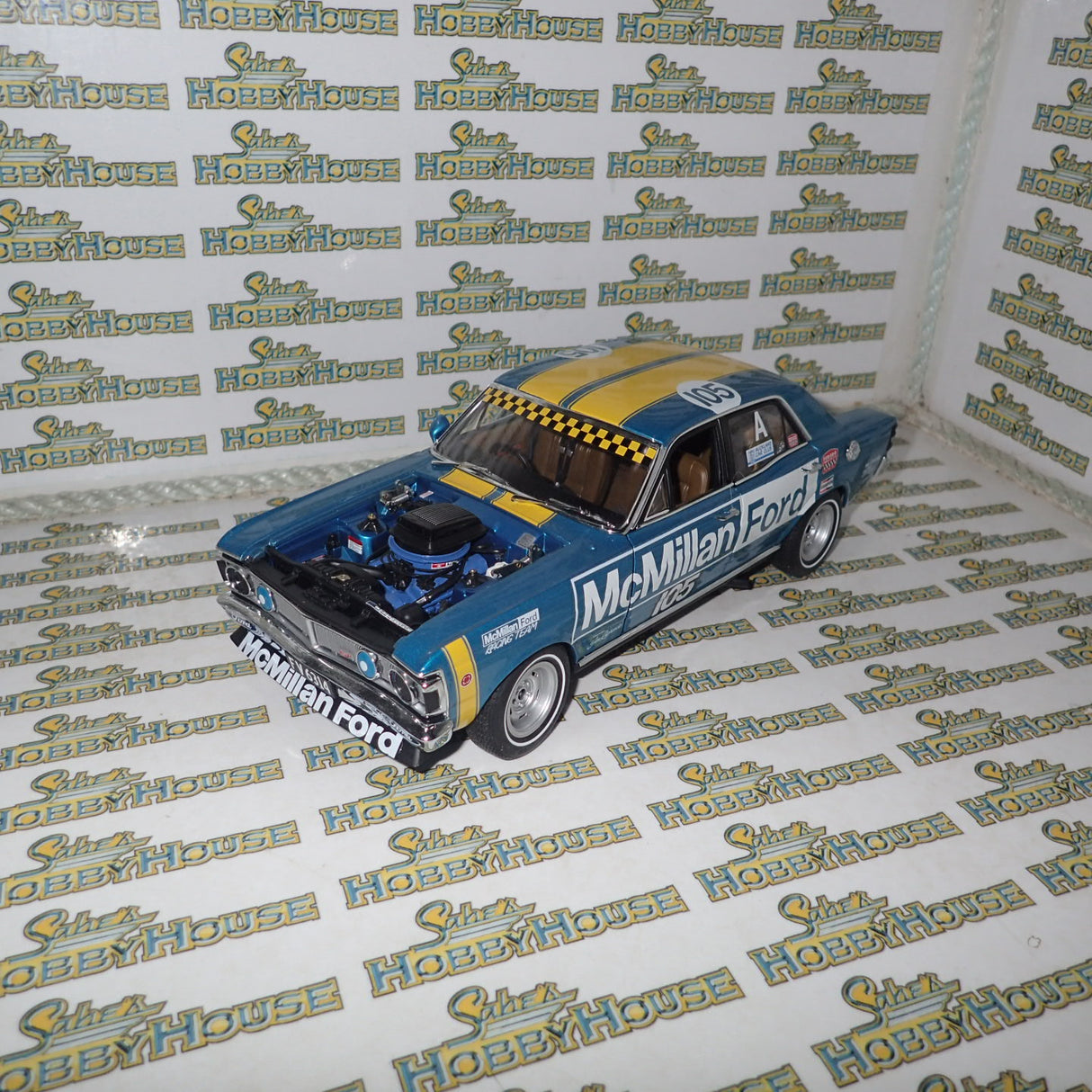 Biante Autoart 87216 - 1/18 Scale 1972 Ford XY Falcon GTHO Phase III Castrol GTX New Zealand Production Car Champion Winner #105 - Jim Richards