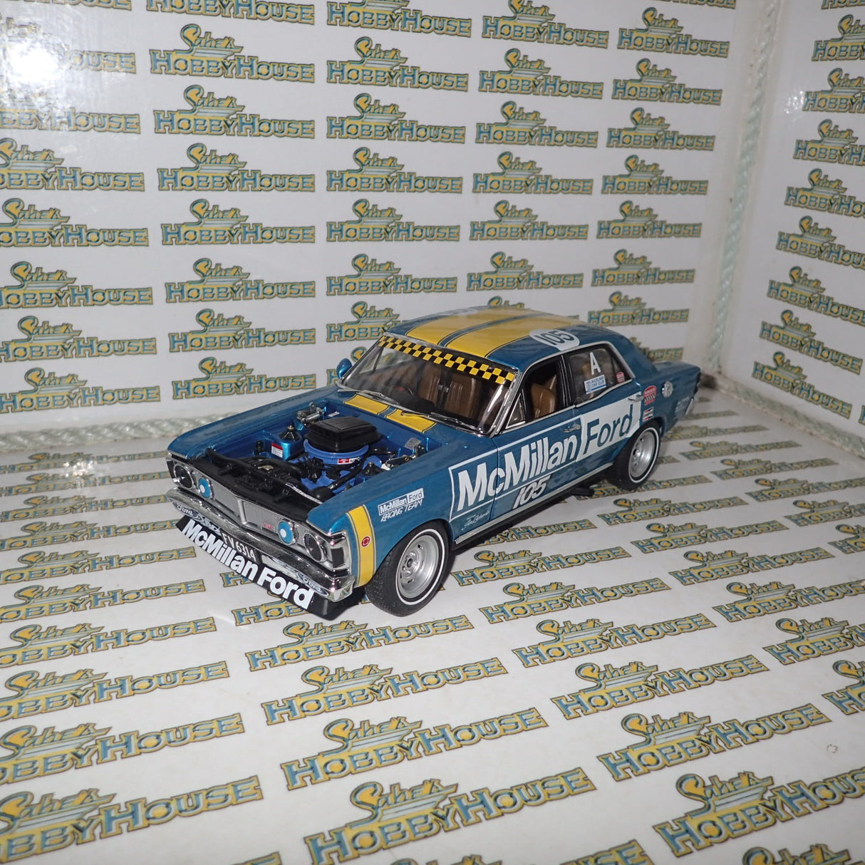 Biante Autoart 87216 - 1/18 Scale 1972 Ford XY Falcon GTHO Phase III Castrol GTX New Zealand Production Car Champion Winner #105 - Jim Richards
